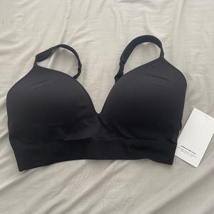 Athleta Embrace Bra size Medium
